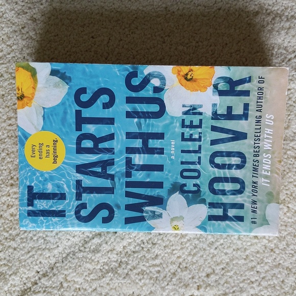 Colleen Hoover Book Bundle- It Ends With Us, It Starts With Us & Regretting You - Picture 4 of 7